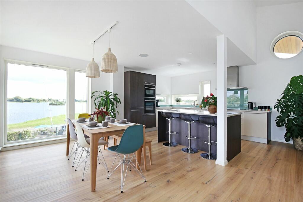 4 bedroom detached house for sale in The Sommen, Waters Edge, South