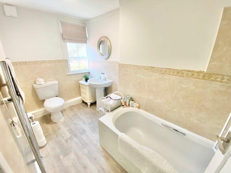 1 bedroom flat for sale in The Green, Wooburn Green, HP10