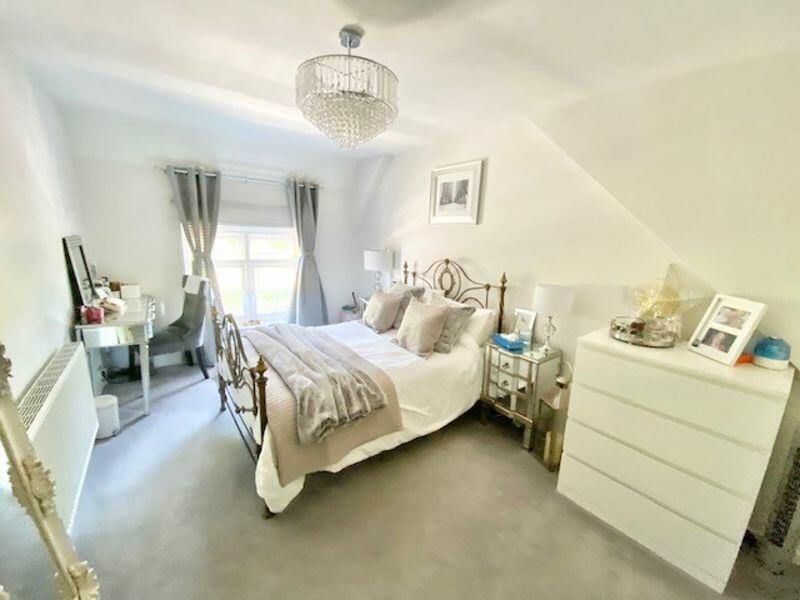 1 bedroom flat for sale in The Green, Wooburn Green, HP10