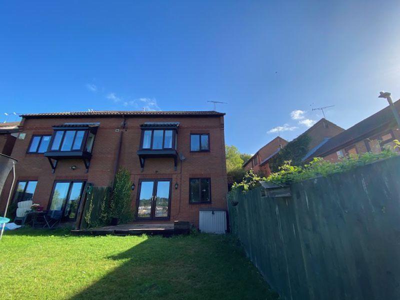 2 bedroom flat for sale in Wyatt Close, High HP13