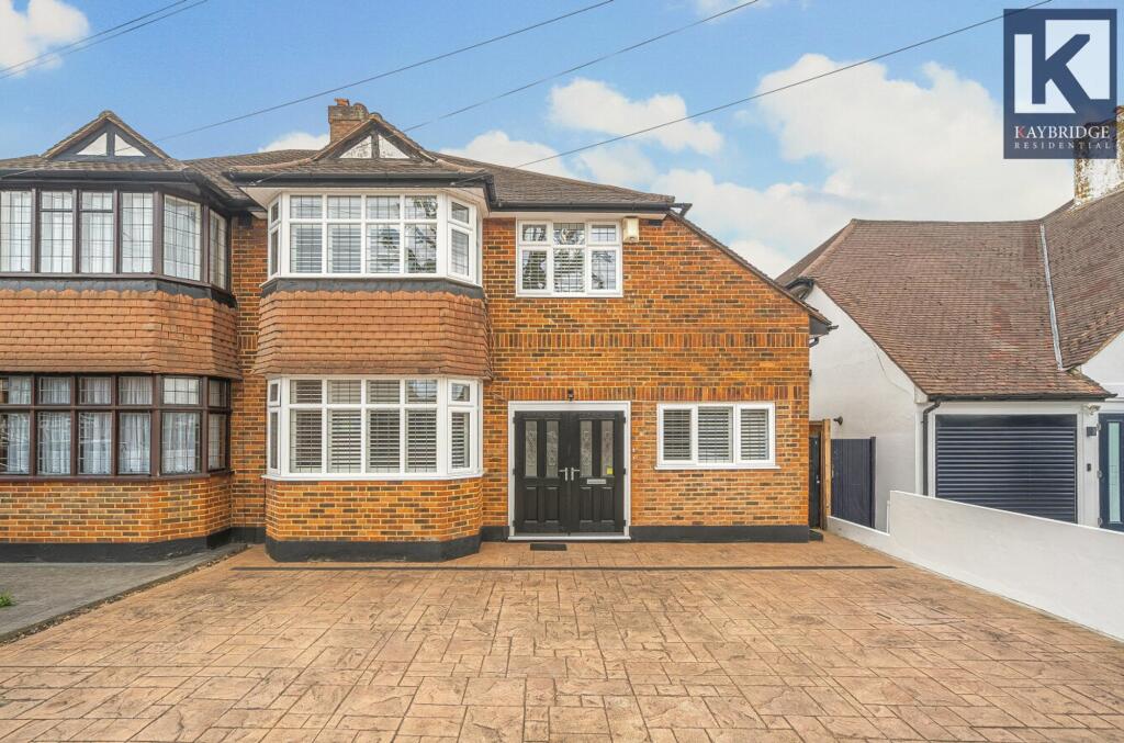 4 bedroom semidetached house for sale in Stoneleigh Crescent, Epsom, KT19