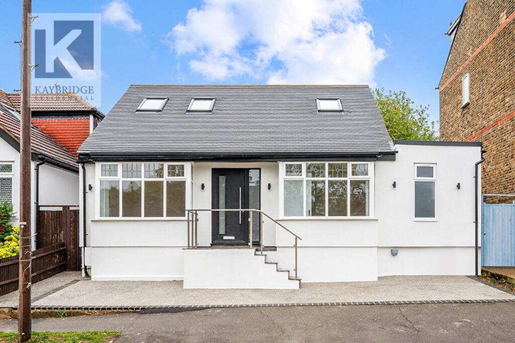 5 bedroom detached bungalow