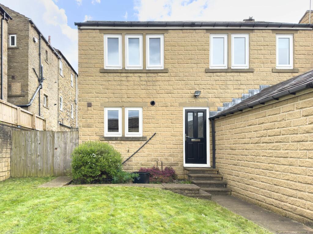 3 bedroom detached house for sale in Hardy Place, Brighouse, HD6 2PW, HD6