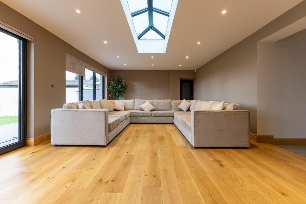 Additional property image - Westfield Lane, Wyke, BD12 9BY