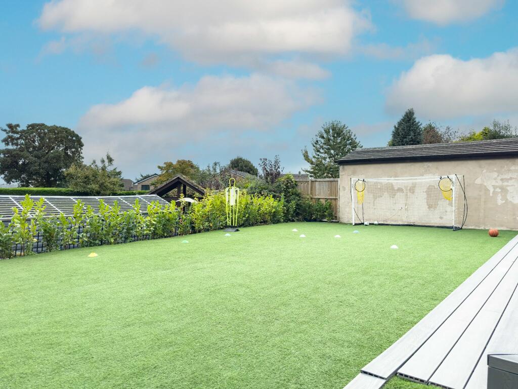 Additional property image - Westfield Lane, Wyke, BD12 9BY