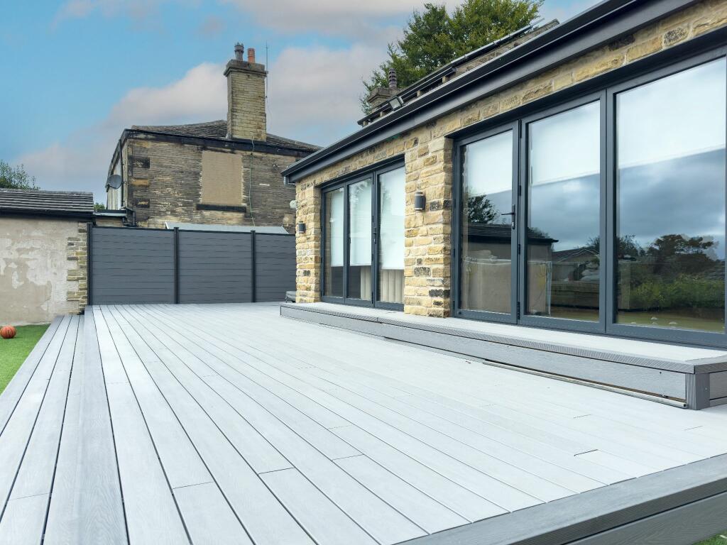 Additional property image - Westfield Lane, Wyke, BD12 9BY