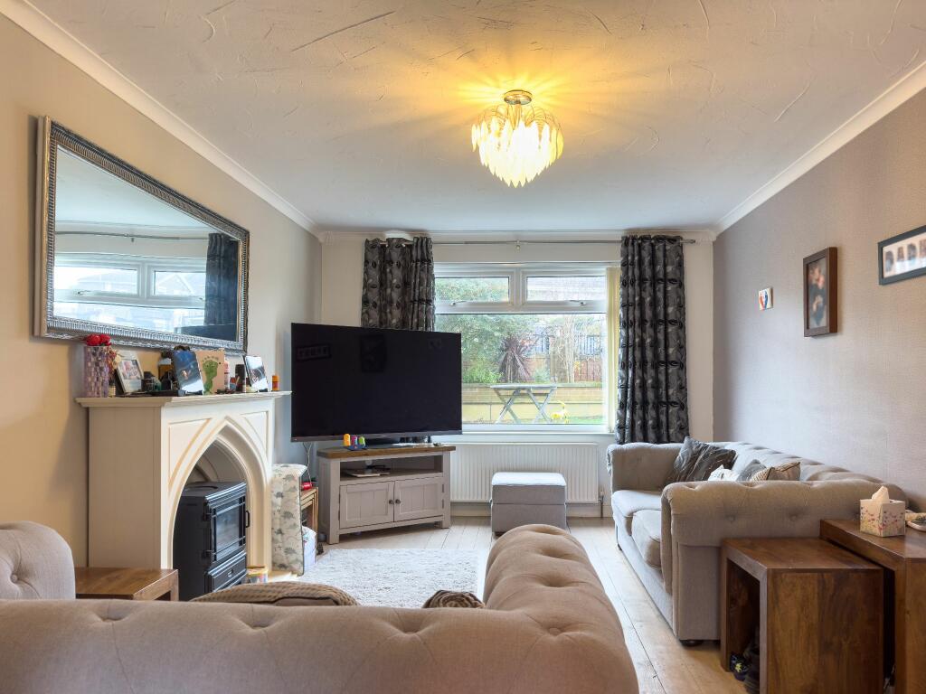 Additional property image - Elizabeth Crescent, Wyke, BD12 8NG