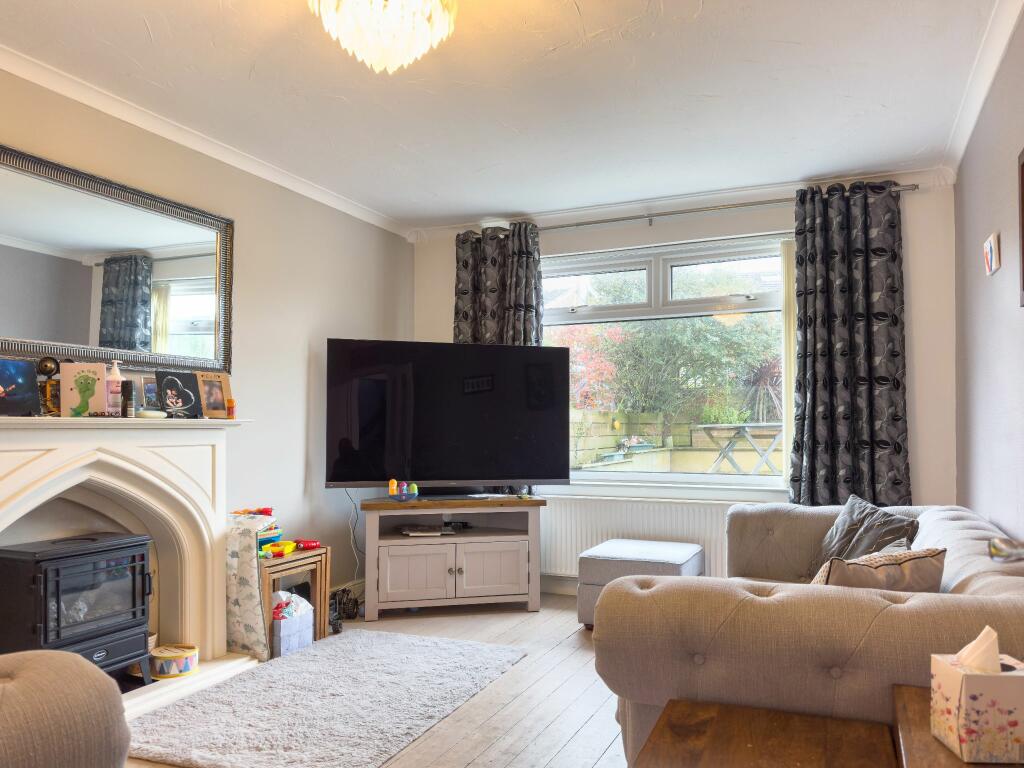 Additional property image - Elizabeth Crescent, Wyke, BD12 8NG
