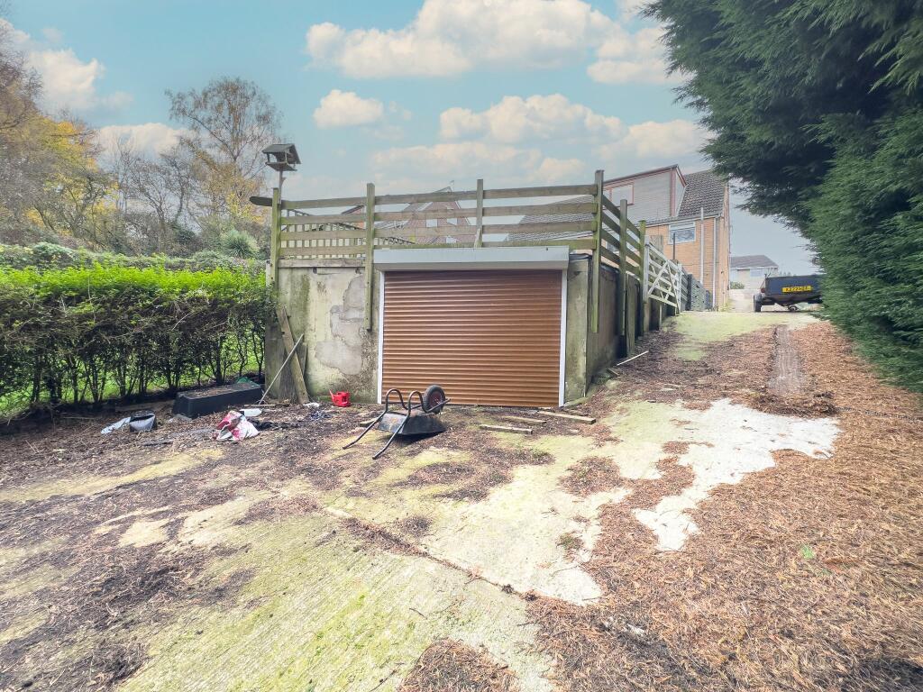 Additional property image - Elizabeth Crescent, Wyke, BD12 8NG