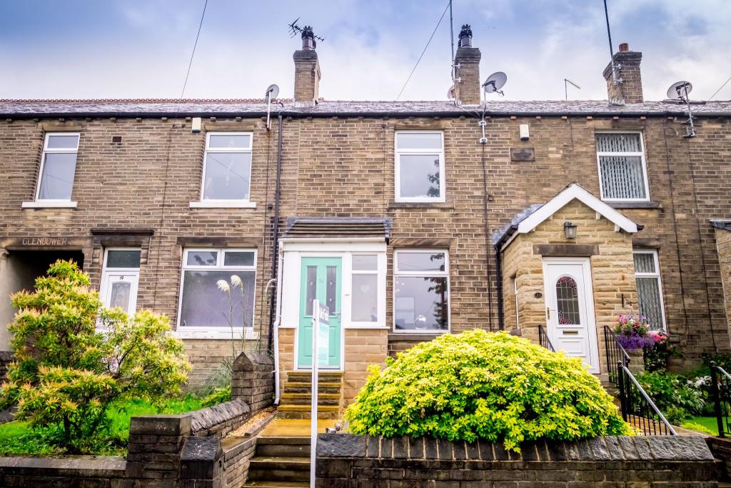 2 bedroom terraced house for sale in Birkhouse Road, Bailiff Bridge HD6