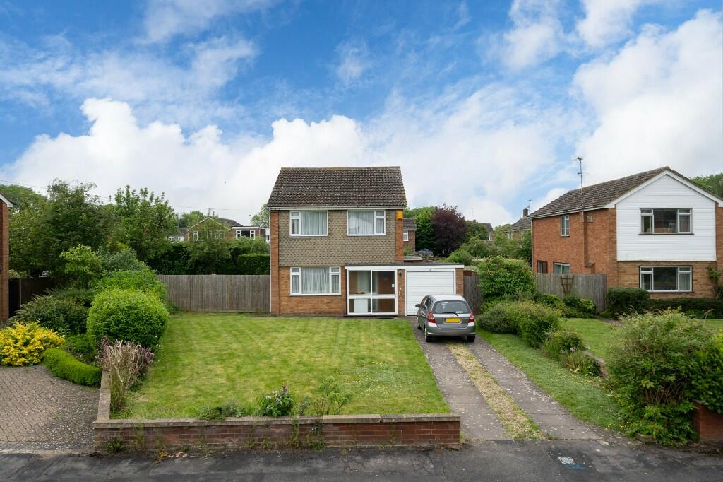 Main image of property: Edgecombe Road, Aylesbury, Buckinghamshire, HP21