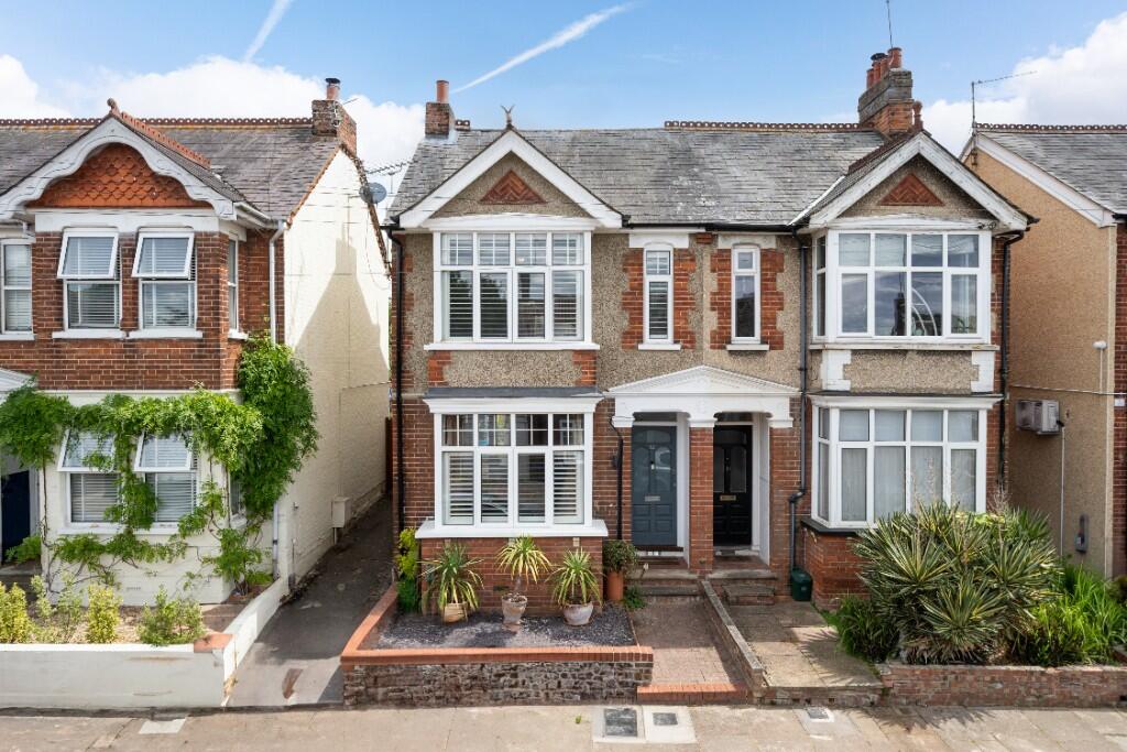 Main image of property: Vale Road, Aylesbury, Bucks, HP20 1JA