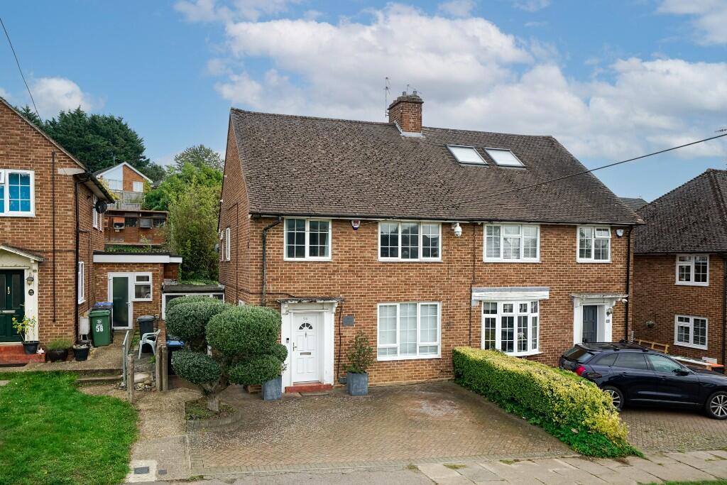 Main image of property: Beechfield Road, Boxmoor, Hemel Hempstead, Hertfordshire, HP1