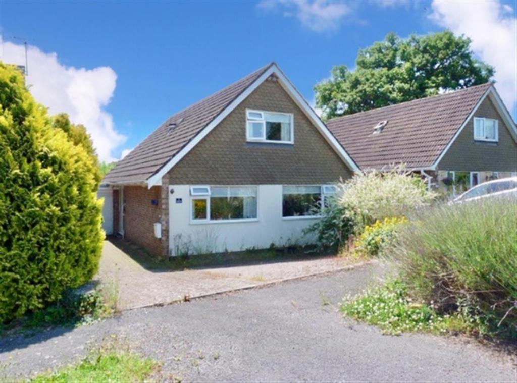 3 bedroom bungalow for sale in Ty Brith, Dingestow, Monmouth, NP25