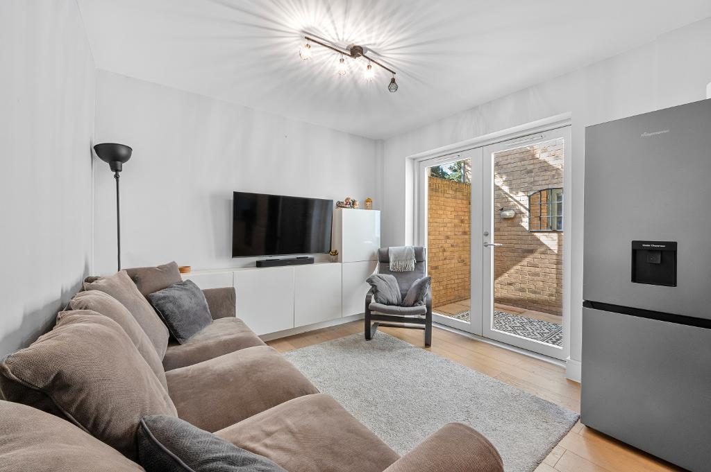 Main image of property: Longmans Mews, Kingston Road, Raynes Park, London, SW20 8DH