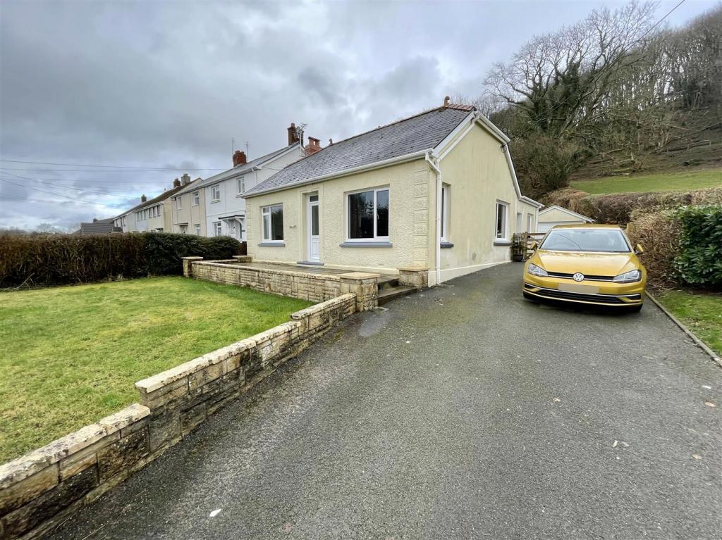 2 bedroom detached bungalow for sale in Cwmann, Lampeter, SA48
