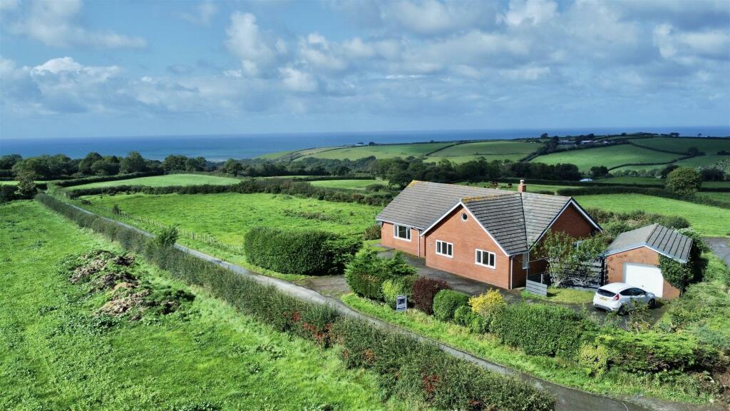 3 bedroom smallholding for sale in Llanon, SY23