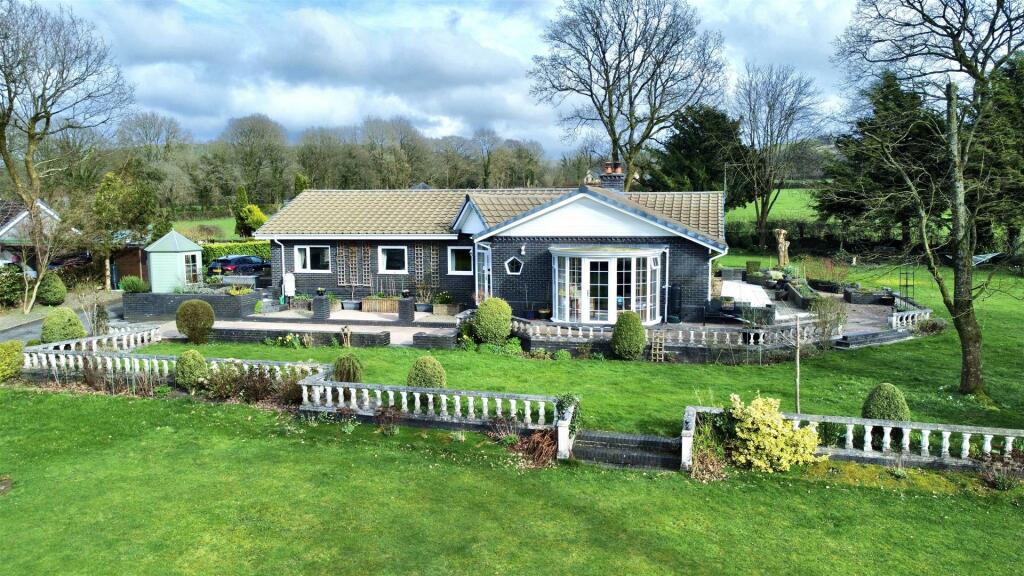 5 bedroom detached bungalow for sale in Cellan, Lampeter, SA48
