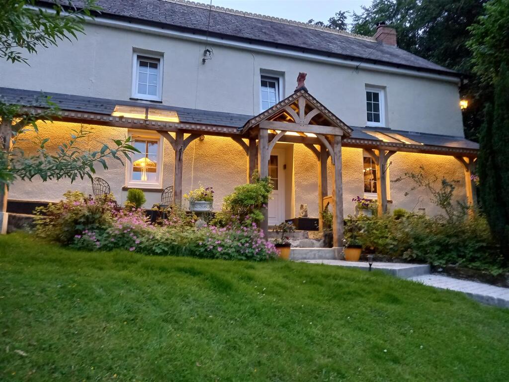Main image of property: Cwrtnewydd, Llanybydder