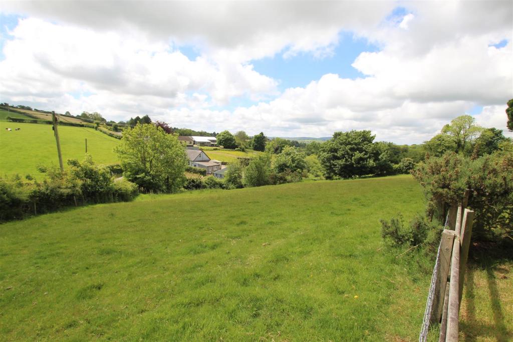 4 bedroom smallholding for sale in Close to Newcastle Emlyn, West Wales