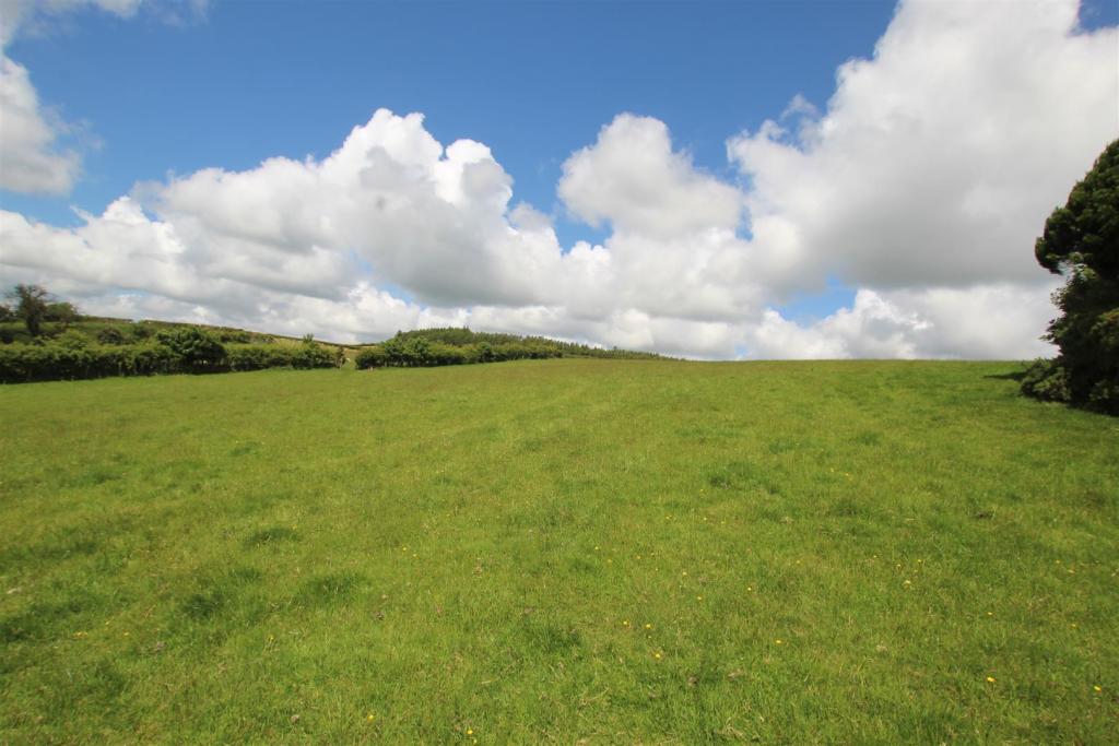 4 bedroom smallholding for sale in Close to Newcastle Emlyn, West Wales