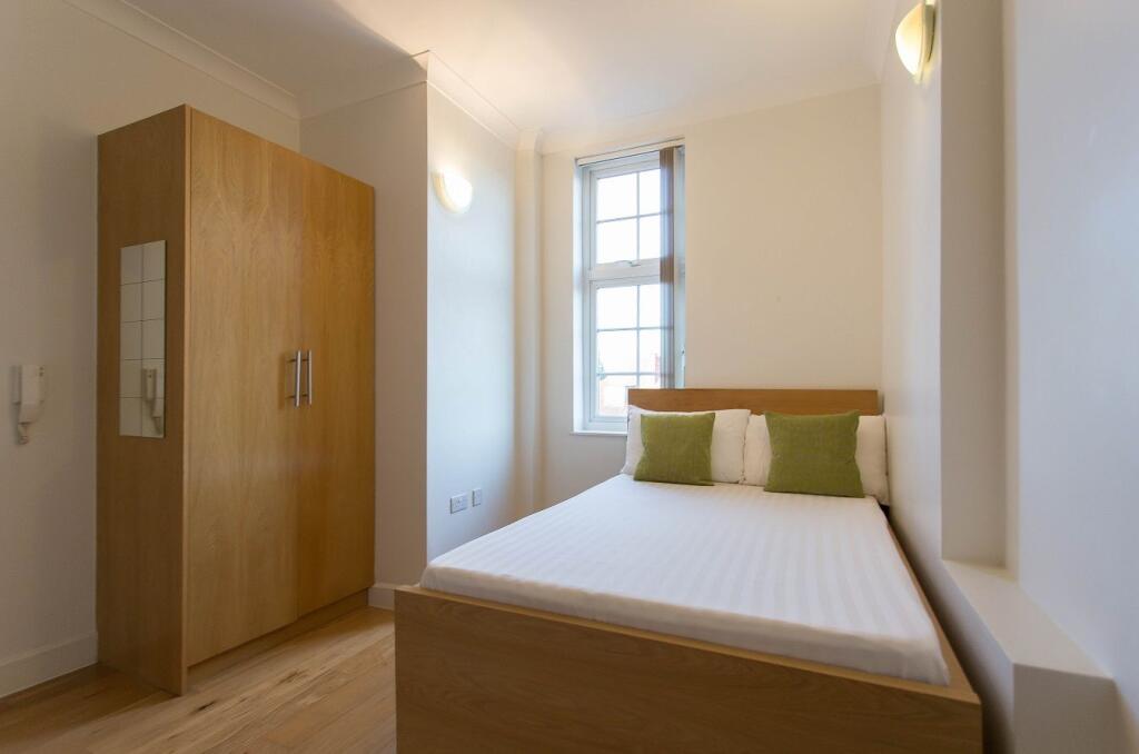 Main image of property: Flat 4, 17 Golders Way, Golders Green