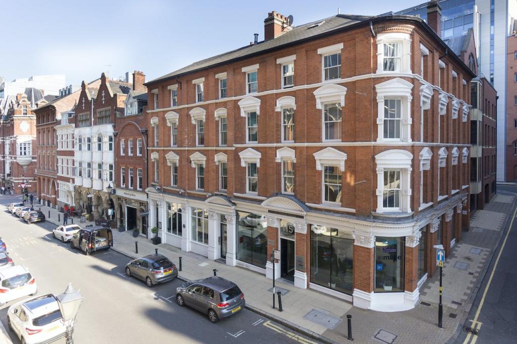 Main image of property: 3 Edmund Gardens, 117 Edmund Street, Birmingham, B3 2HJ