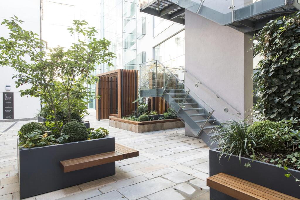 2 Edmund Gardens, 125 Edmund Street