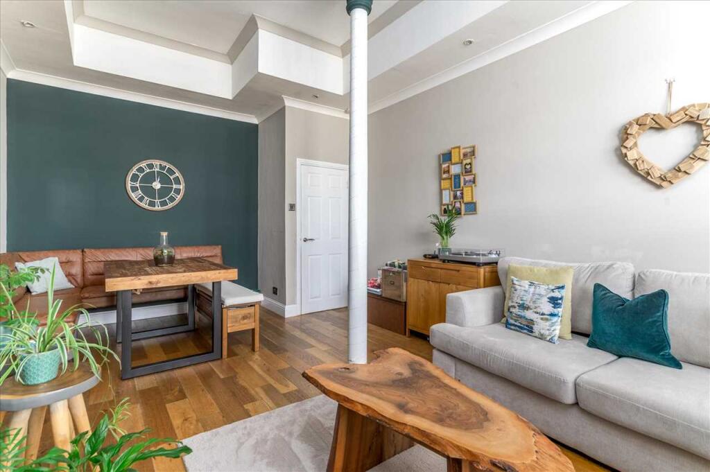 Main image of property: 1 Sandybanks, FK2 0DT