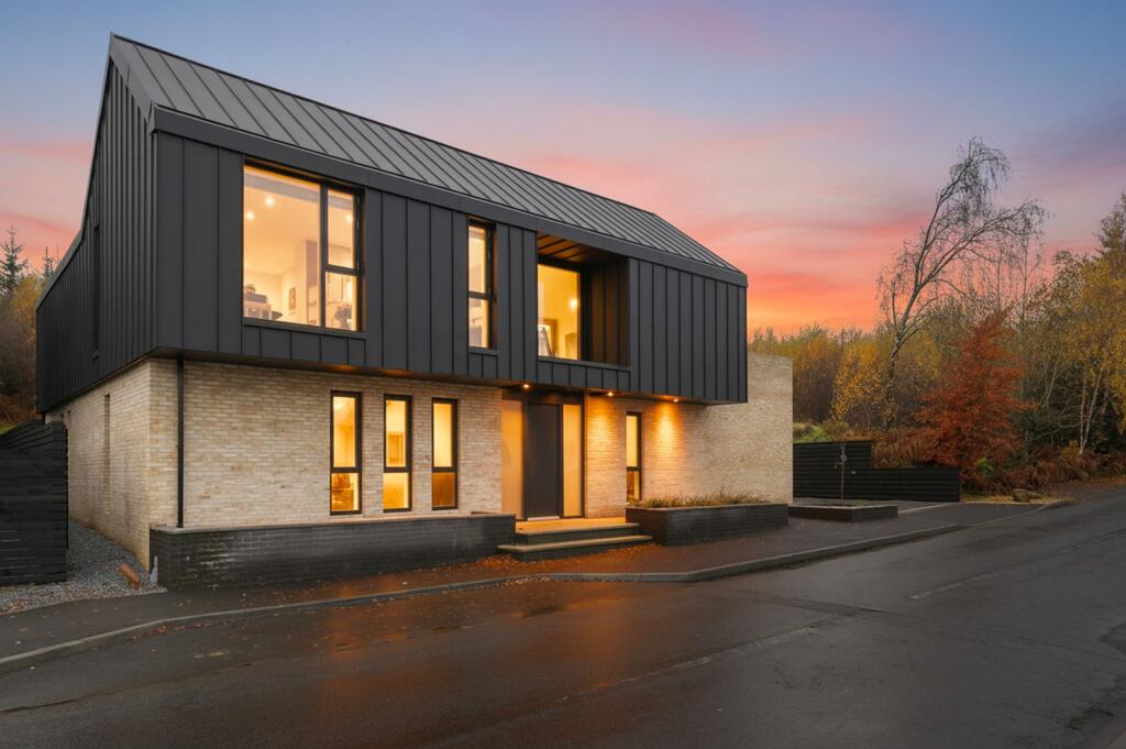 Main image of property: Glen Road, Torwood, FK5