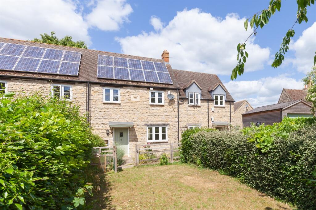 Main image of property: Banbury Road, OX20