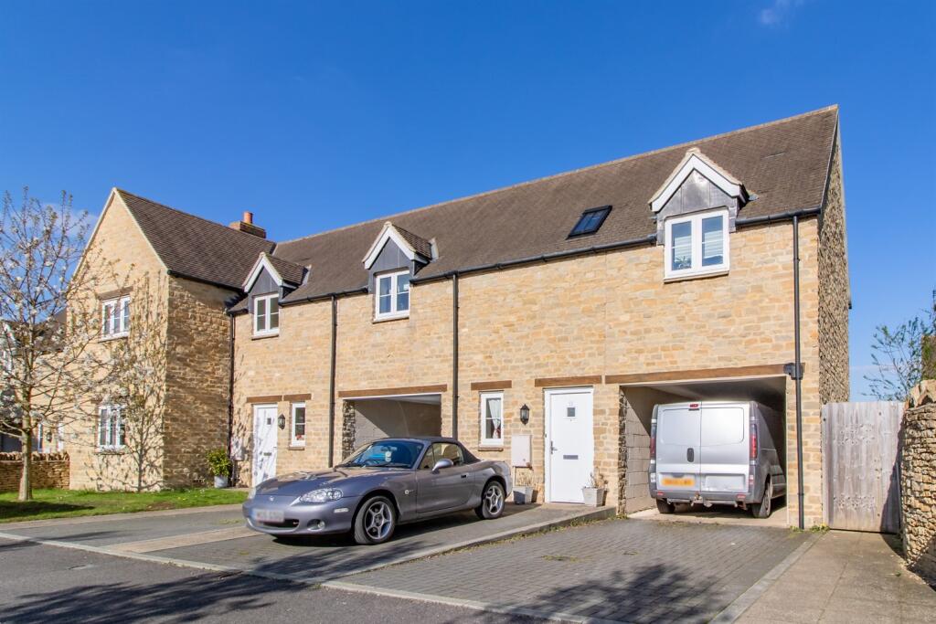 Main image of property: Ramillies Close, OX20