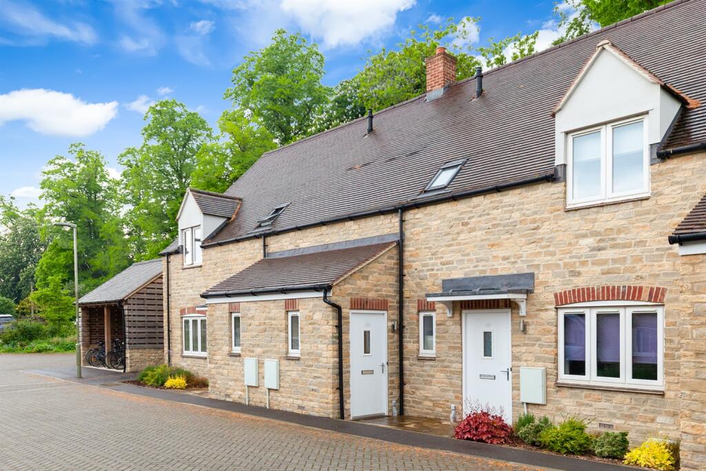 Main image of property: Home Farm Close, Bladon OX20 1FW 