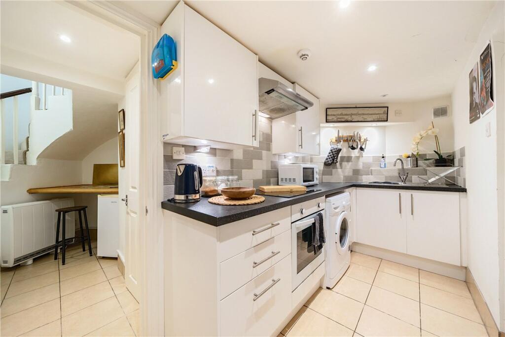 Additional property image - Bath, Somerset, BA1