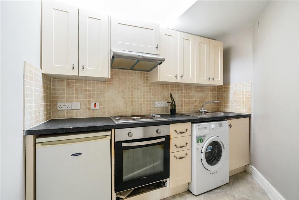 Additional property image - Bath, Somerset, BA1