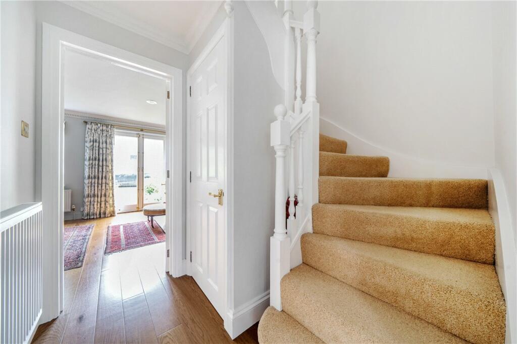 Additional property image - Circus Mews, Bath, Somerset, BA1