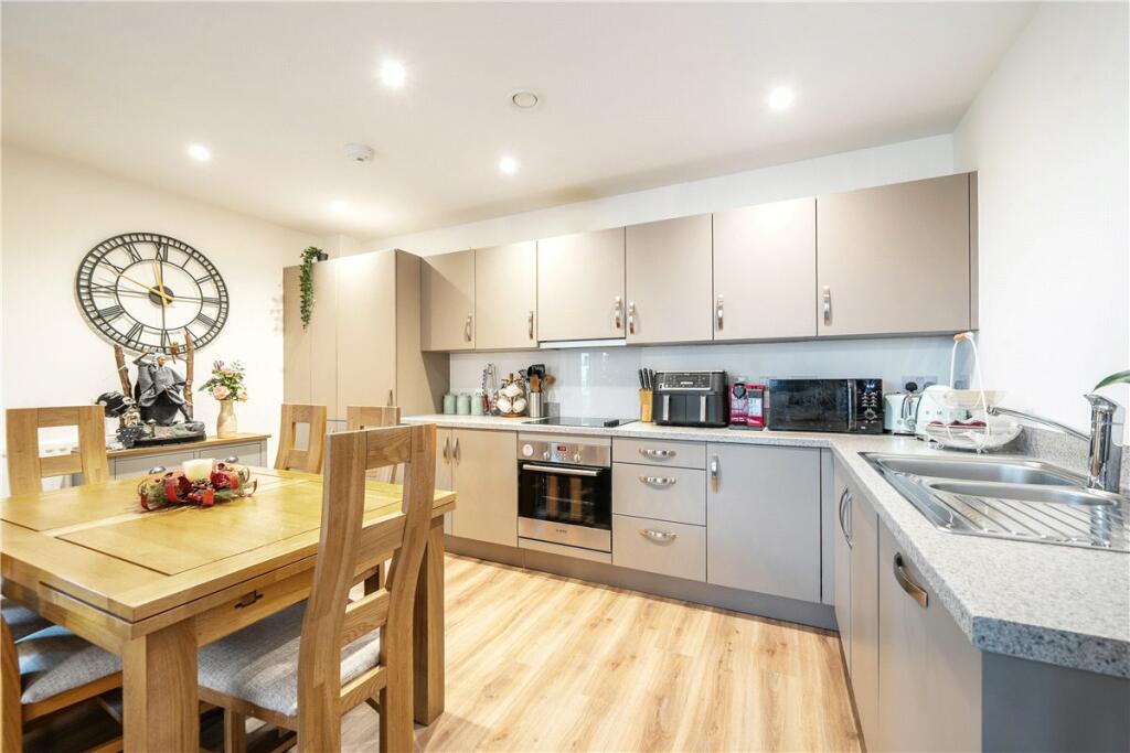 Additional property image - Percy Terrace, Bath, Somerset, BA2
