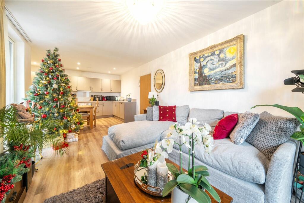 Additional property image - Percy Terrace, Bath, Somerset, BA2