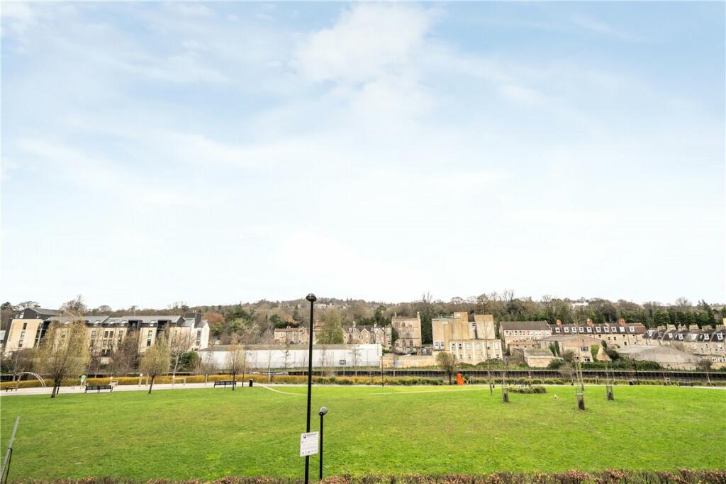 Additional property image - Percy Terrace, Bath, Somerset, BA2