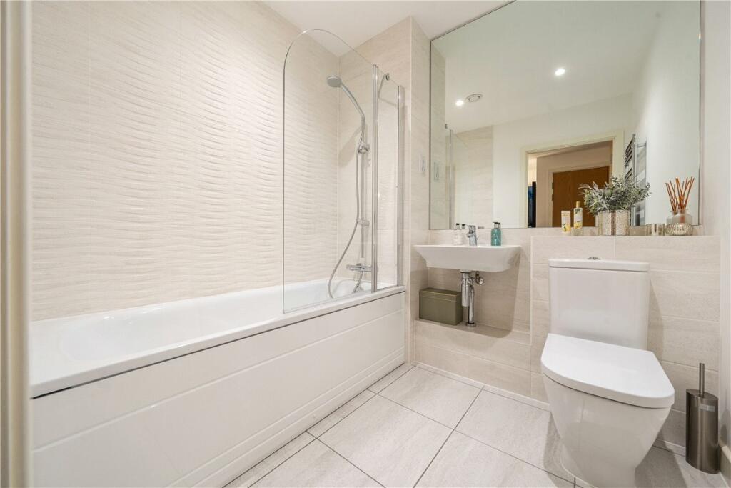Additional property image - Percy Terrace, Bath, Somerset, BA2