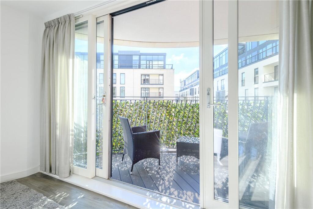 Additional property image - Victoria Bridge Road, Bath, BA2