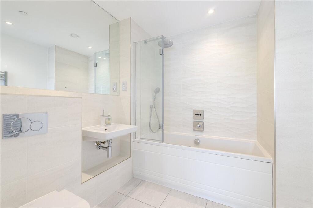 Additional property image - Victoria Bridge Road, Bath, BA2