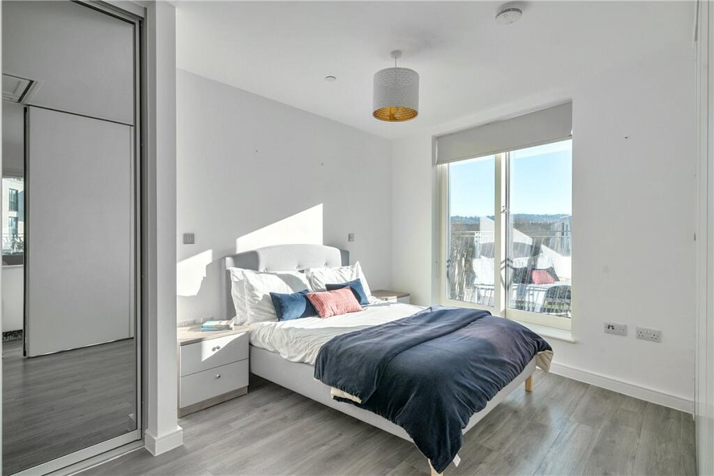 Additional property image - Victoria Bridge Road, Bath, BA2