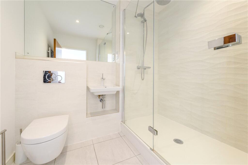 Additional property image - Victoria Bridge Road, Bath, BA2