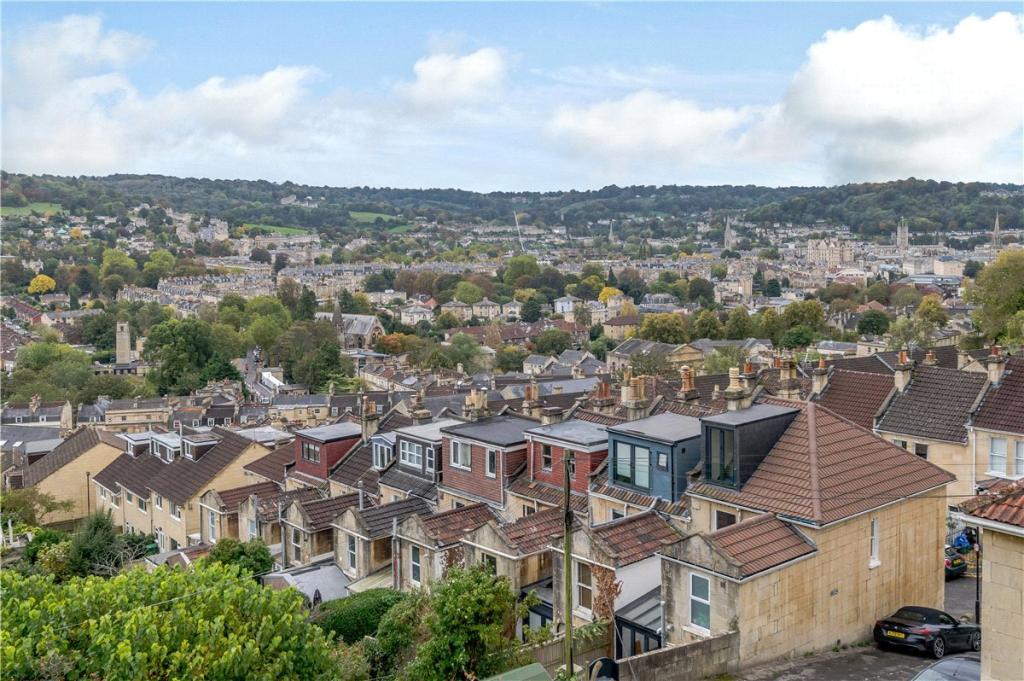 Additional property image - Belgrave Crescent, Bath, Somerset, BA1