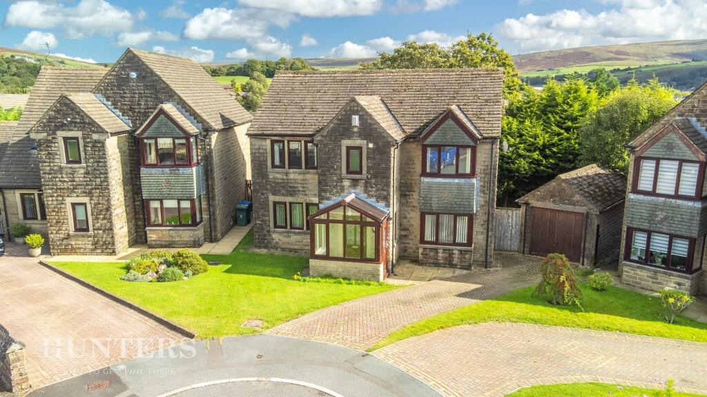 4 bedroom detached house for sale in Bents Farm Close, Littleborough
