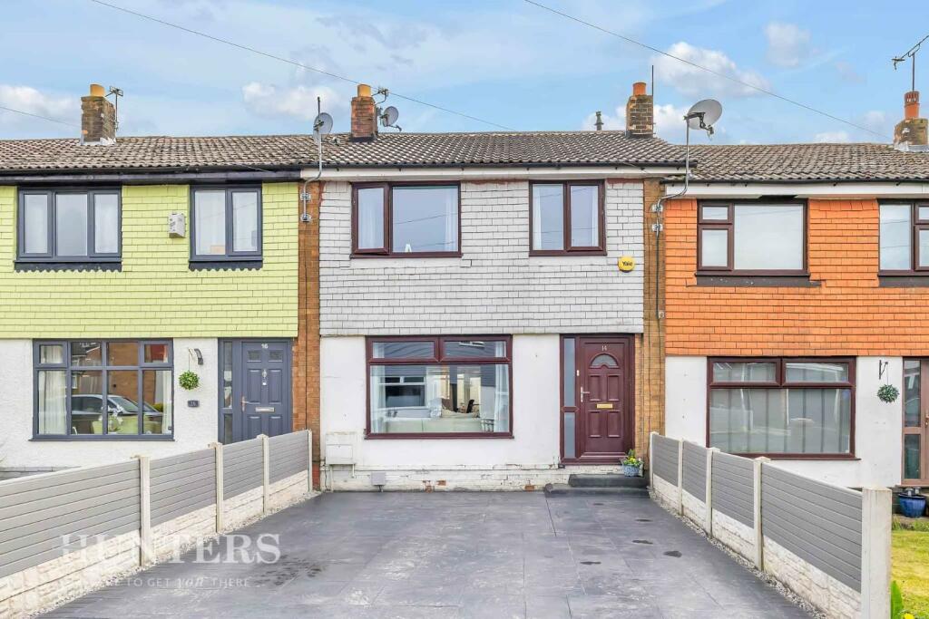 3 bedroom town house for sale in Pennine Drive, Wardle, OL12 9PA, OL12