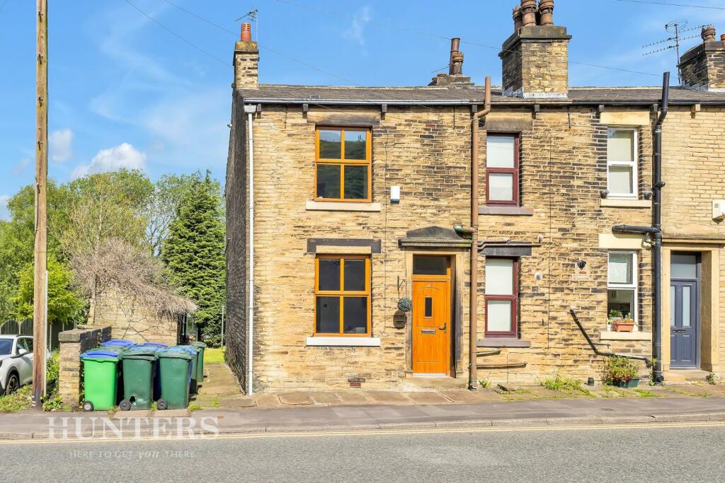 2 bedroom end of terrace house for sale in Halifax Road, Littleborough