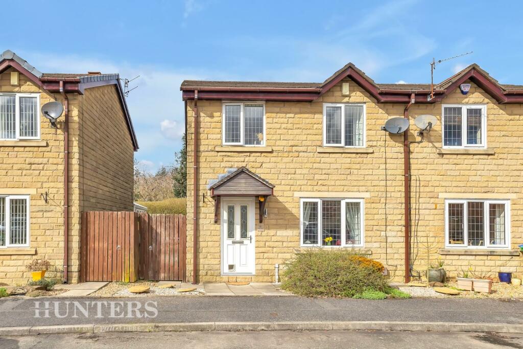 3 bedroom semidetached house for sale in Park View, Littleborough OL15