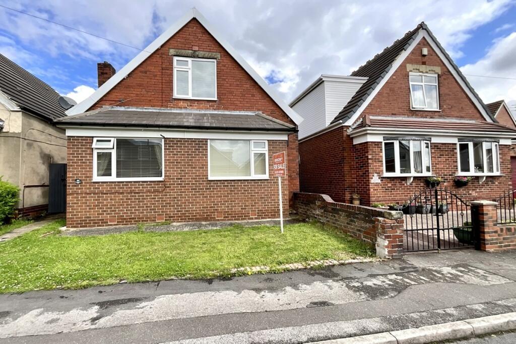 4 bedroom detached house for sale in Alexandra Road, Swallownest